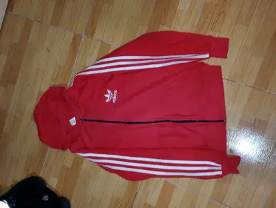 Polerón rojo Adidas con capucha - miniatura 4