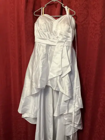 Vestido de novia asimétrico blanco - miniatura 3
