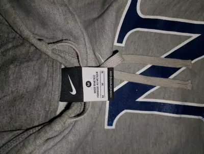 Polerón Nike gris con capucha - miniatura 1