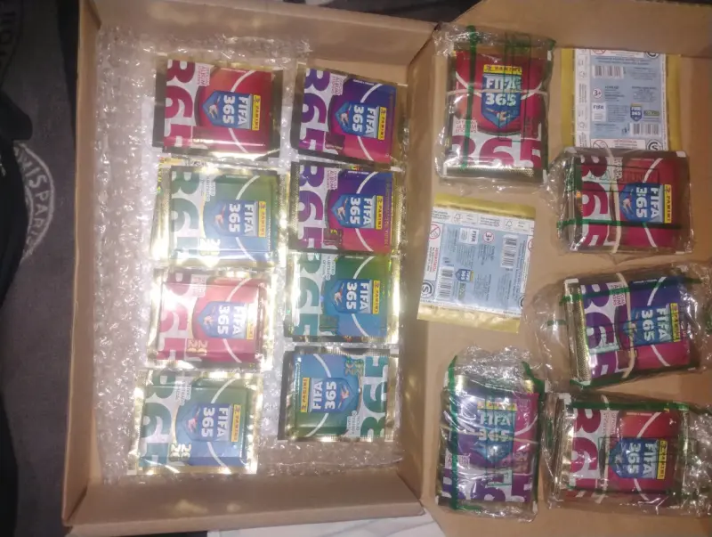 Sobres Panini FIFA 365 2022 - 2