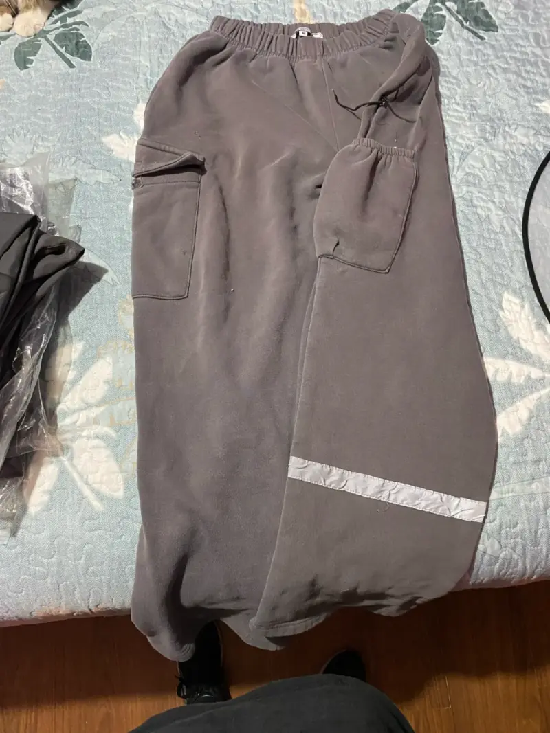 Pantalones grises reflectantes - 2