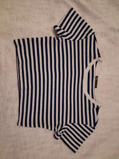 Polera rayada azul y blanca - miniatura 1
