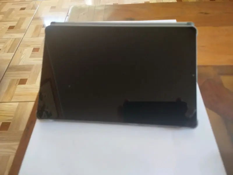 Tablet Lenovo Tab M9 buen estado poco uso - 3