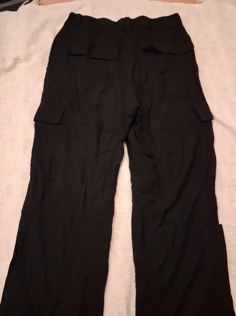 Pantalones cargo negros - 2