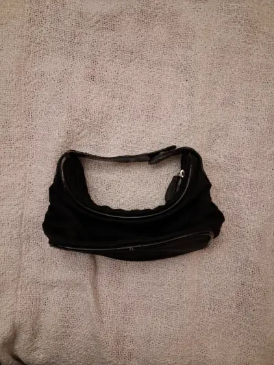 Cartera negra pequeña - miniatura 2