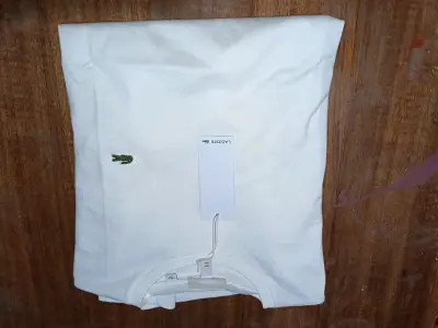 Polera blanca Lacoste nueva - miniatura 1