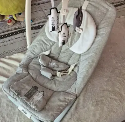 Columpio bebé gris marca Joie - miniatura 1