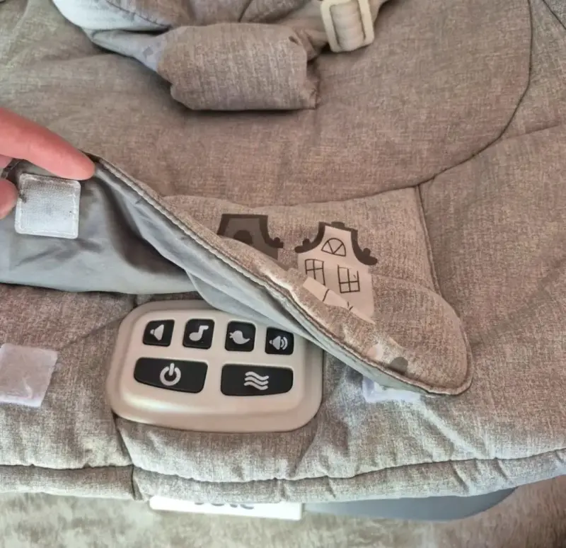 Columpio bebé gris marca Joie - 3