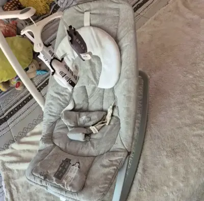 Columpio bebé gris marca Joie - miniatura 4