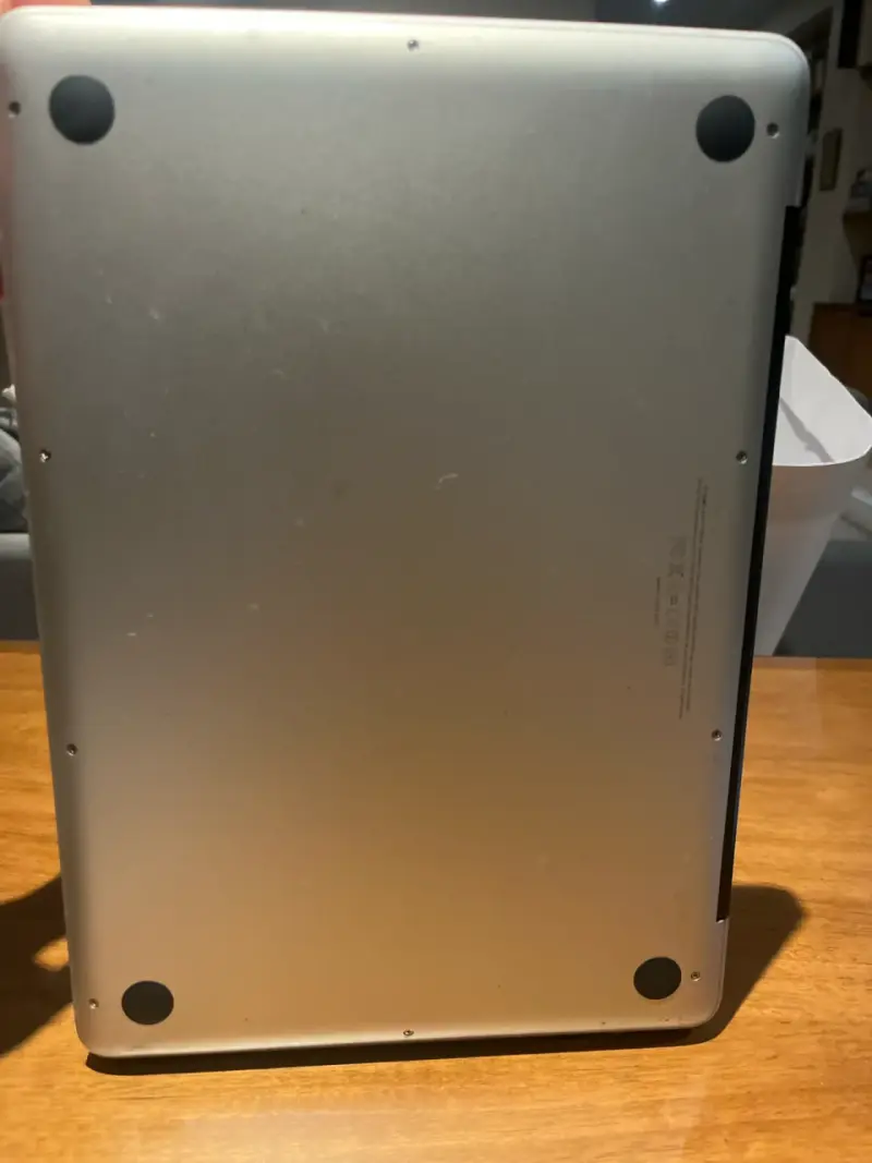 Laptop gris marca Apple - 4