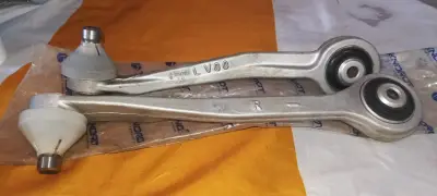 Brazos de suspensión auto - miniatura 1