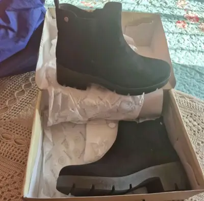 Botines negros de gamuza para mujer - miniatura 1