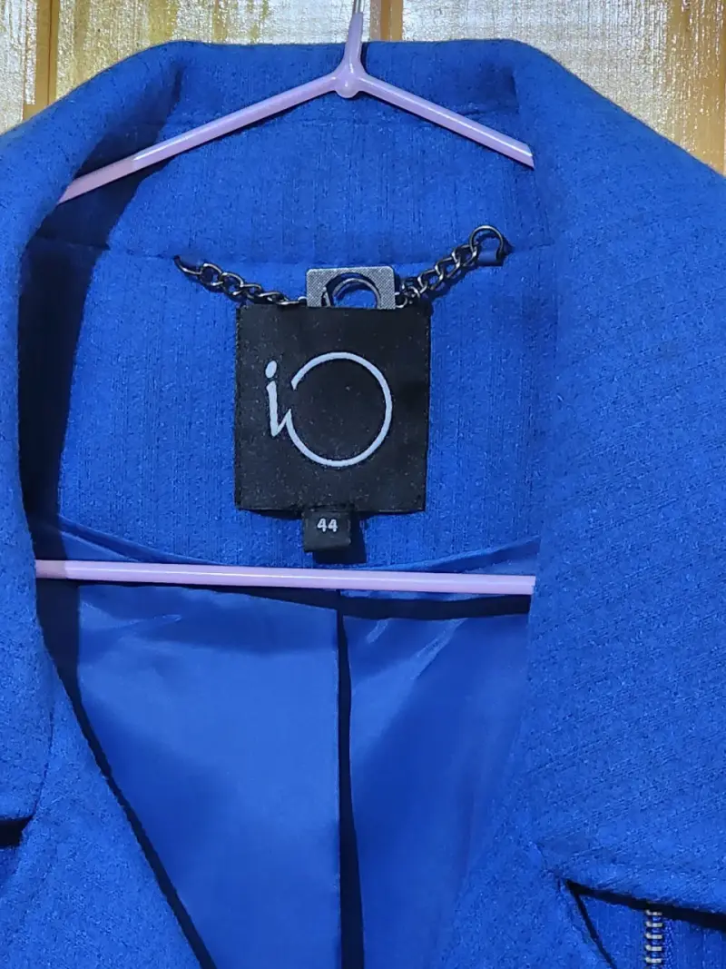 Abrigo azul con tachas marca IO - 5