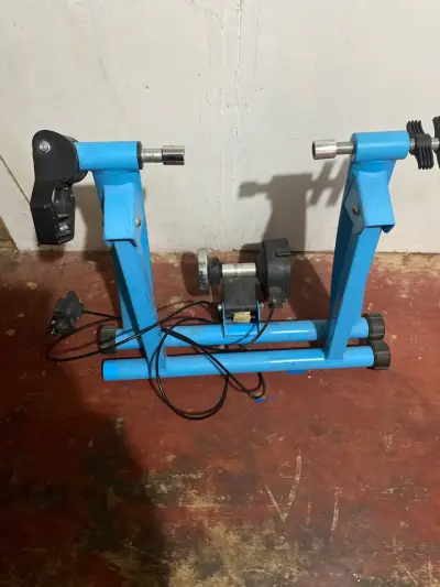 Rodillo de entrenamiento para bicicleta - miniatura 1