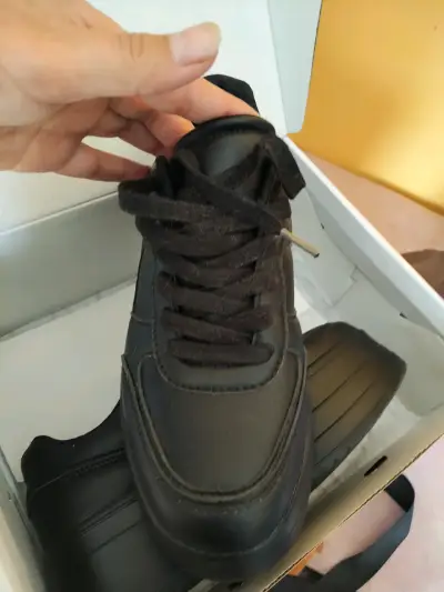 Zapatillas negras deportivas - miniatura 1
