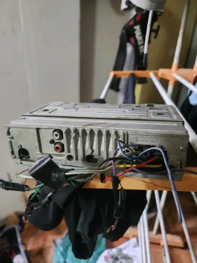 Radio Sony y Kenwood para auto - miniatura 2