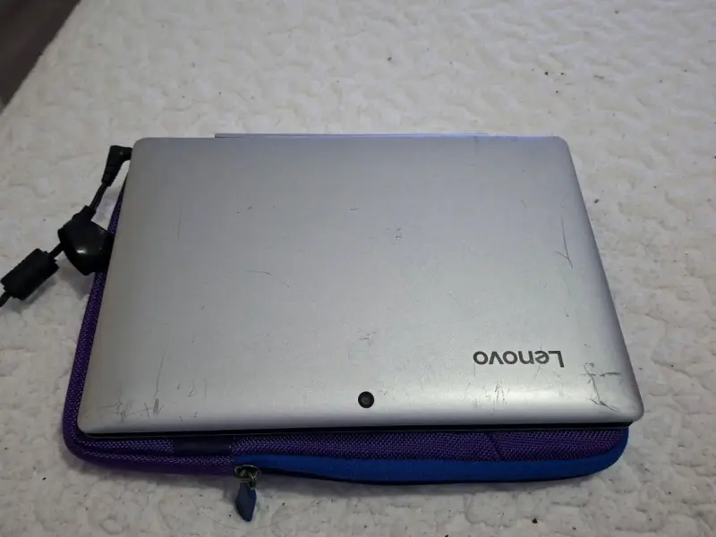 Tablet Lenovo tipo notebook - 5