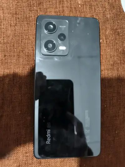 Teléfono inteligente con pantalla grande - miniatura 2