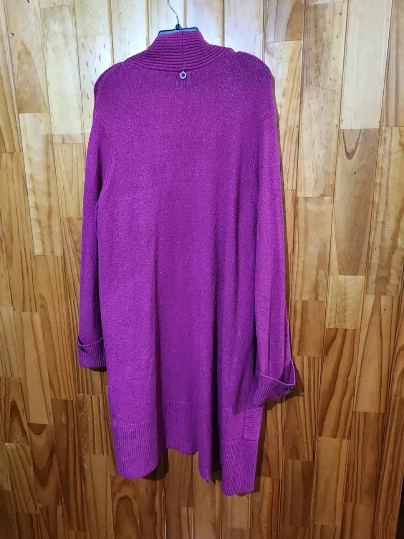 Cardigan fucsia abierto marca IO - 2