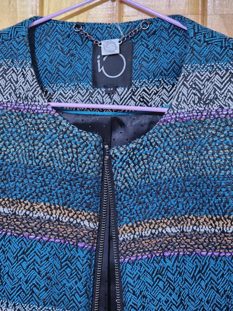 Chaqueta azul con patrón étnico IO - 5