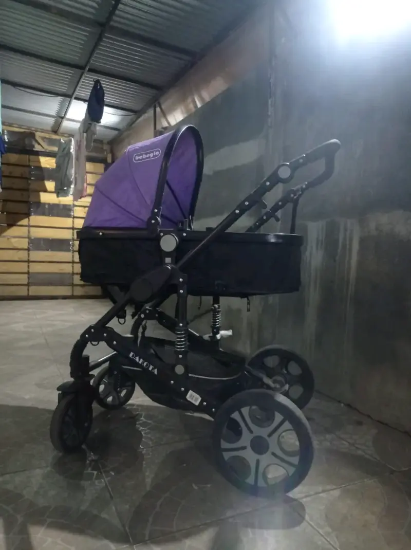 Coche Bebeglo Dakota morado