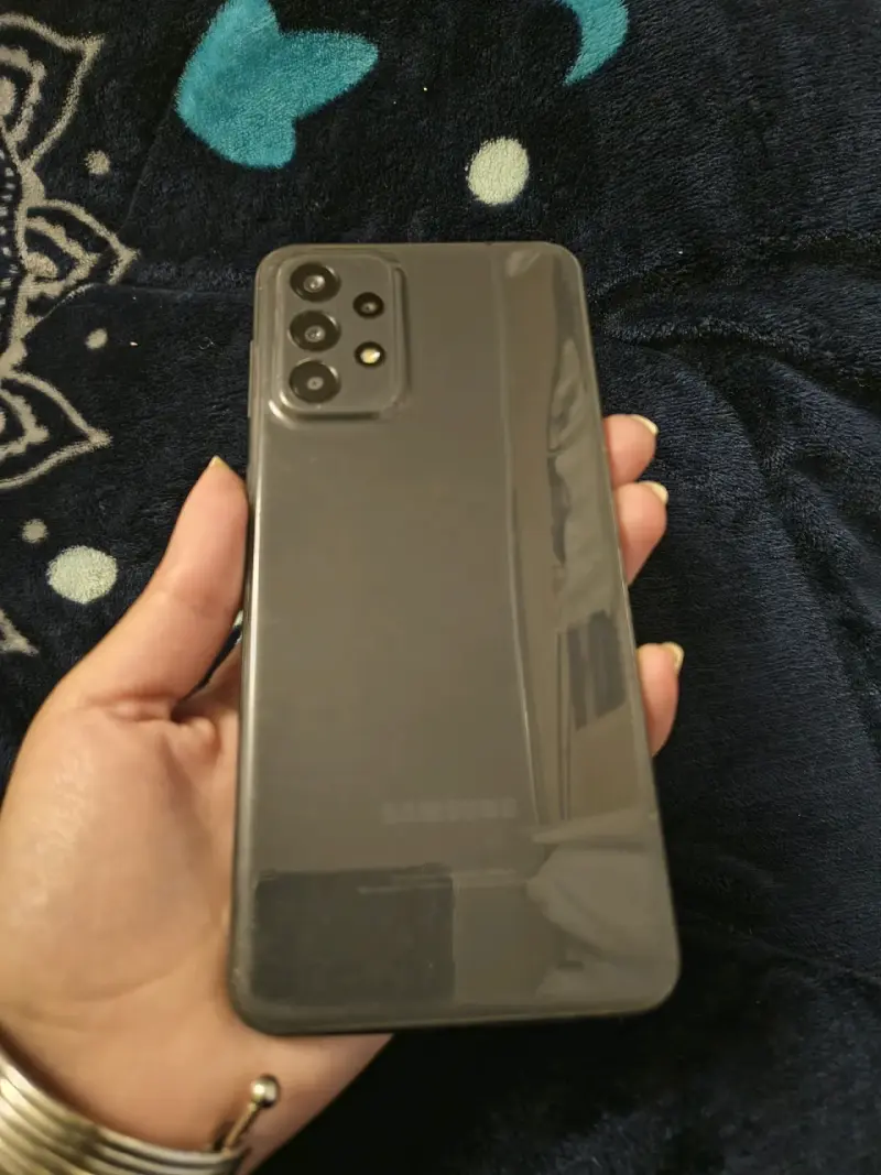 Samsung Galaxy A23 con detalle - 2
