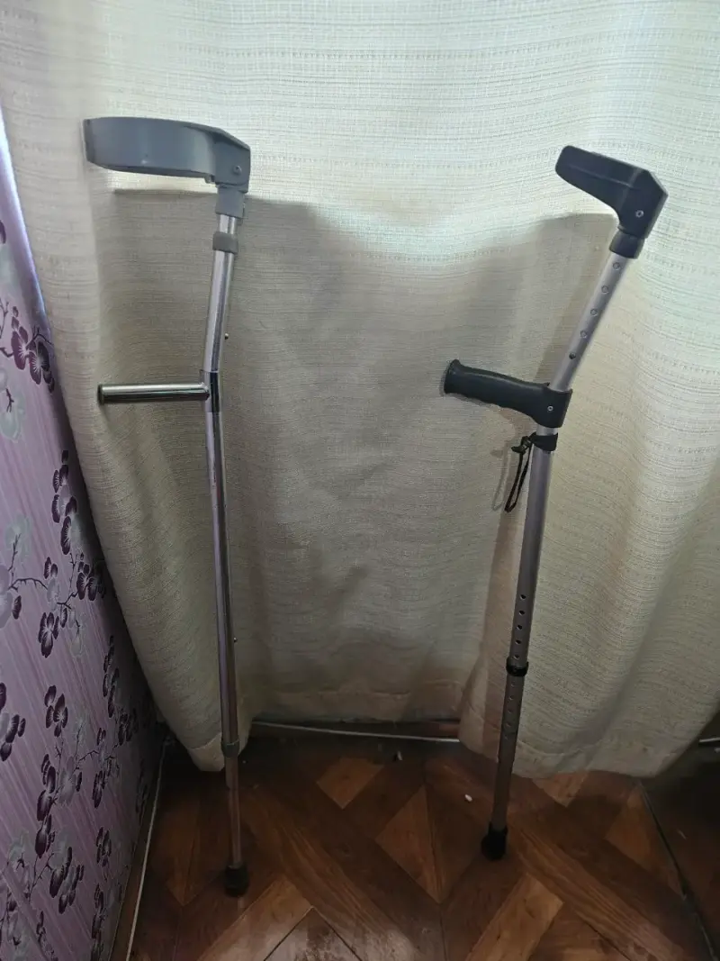 Bastón ortopédico ajustable - 2