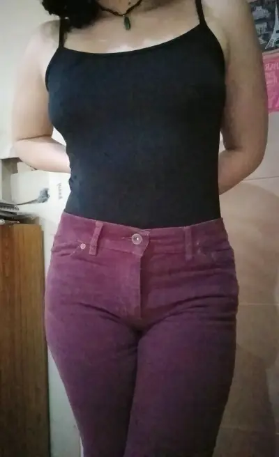 Pantalones cotele burdeos de mujer - miniatura 1