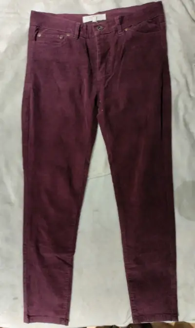 Pantalones cotele burdeos de mujer - miniatura 4