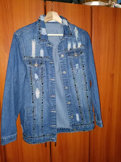 Chaqueta de mezclilla con tachas - miniatura 1
