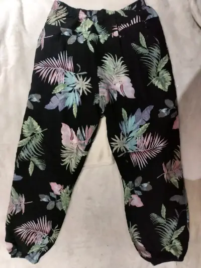 Pantalon floral negro - miniatura 6