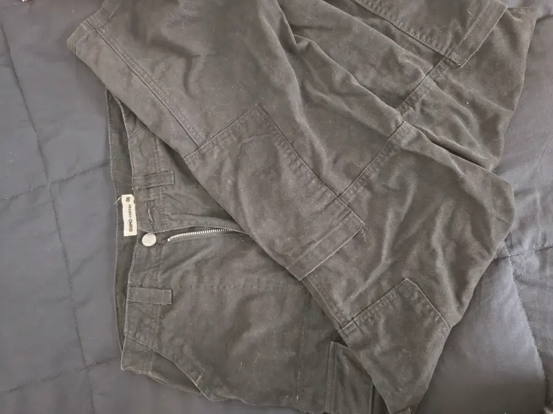Pantalón negro casual cargo - 2