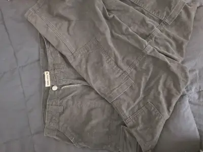 Pantalón negro casual cargo - miniatura 2