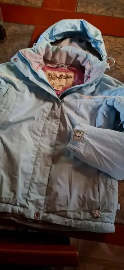 Chaqueta celeste con capucha - miniatura 1