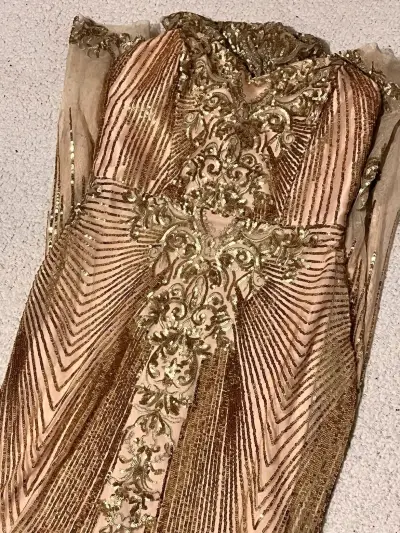 Vestido largo de gala dorado - miniatura 2