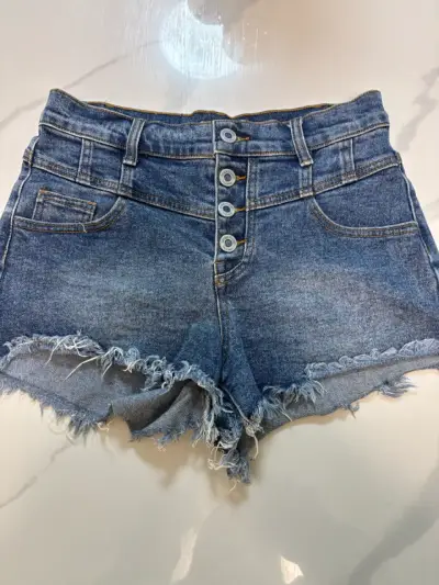 Shorts de mezclilla desgastados - miniatura 1