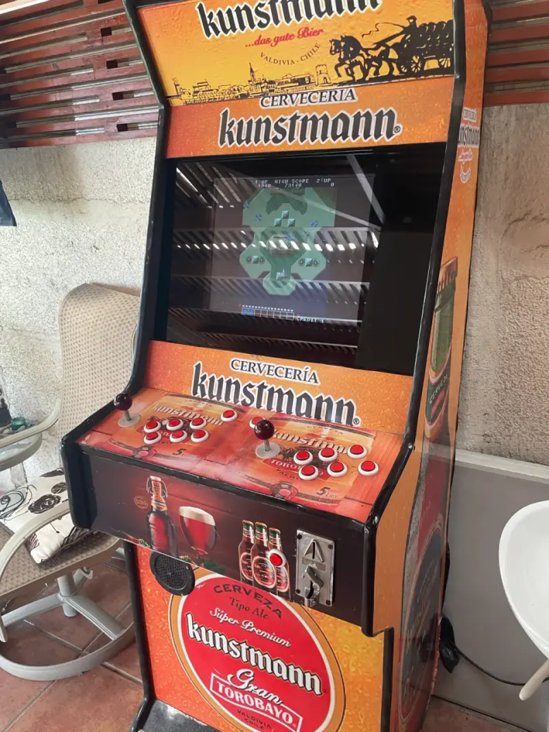 Máquina arcade Kunstmann personalizada - 1