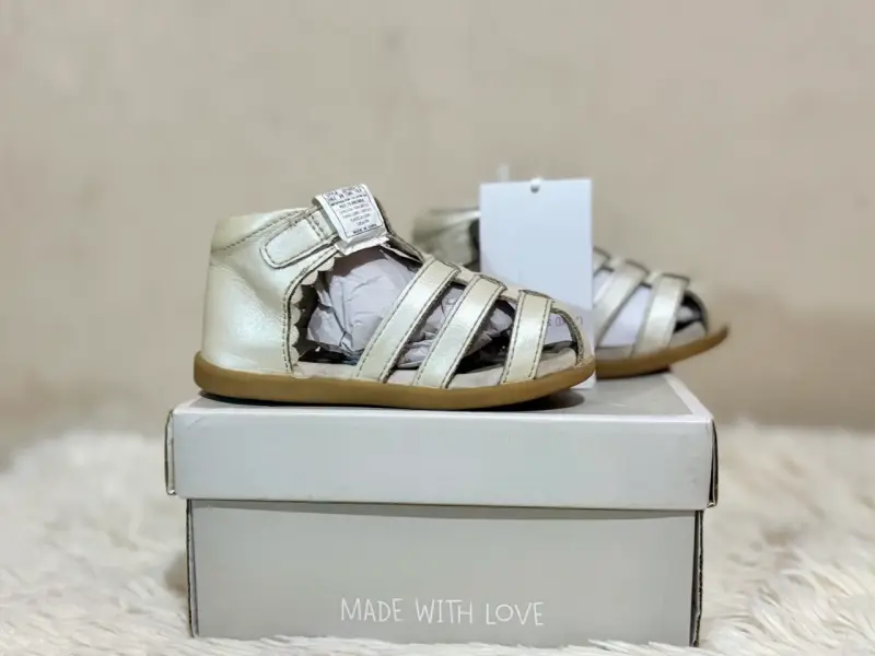 Sandalias beige para bebé - 4