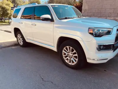 Toyota 4 Runner limited 2014 - miniatura 1