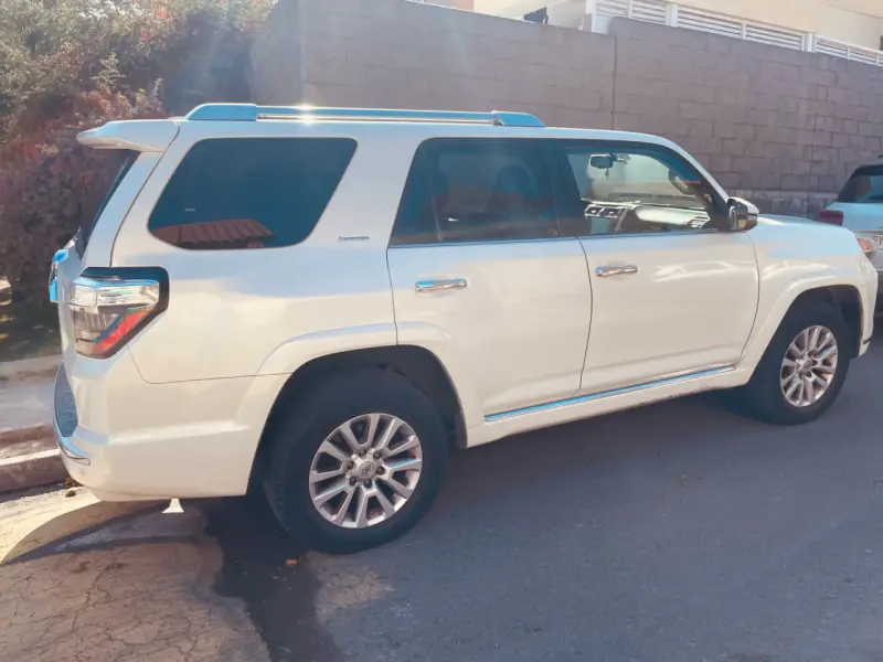 Toyota 4 Runner limited 2014 - 2