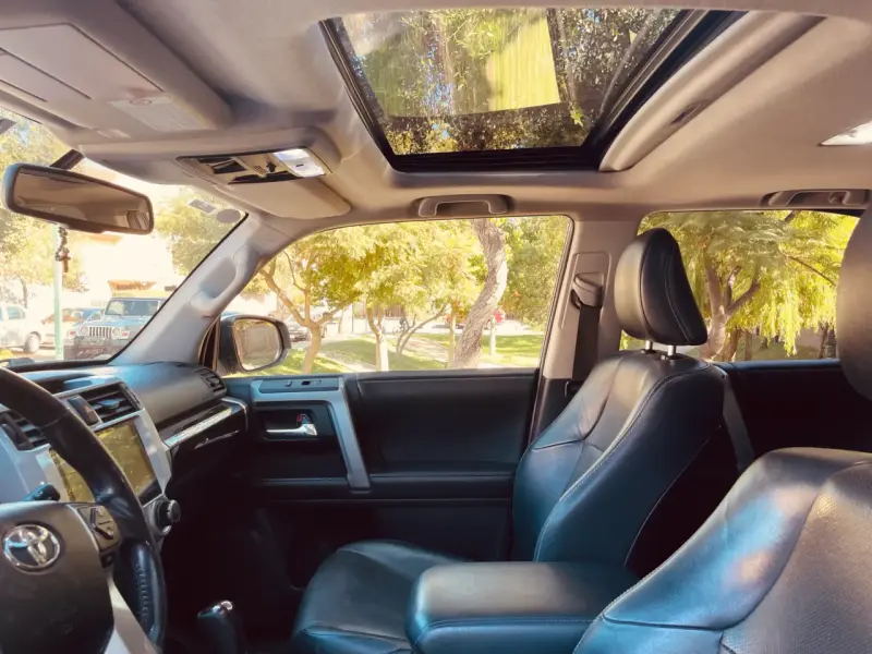Toyota 4 Runner limited 2014 - 4