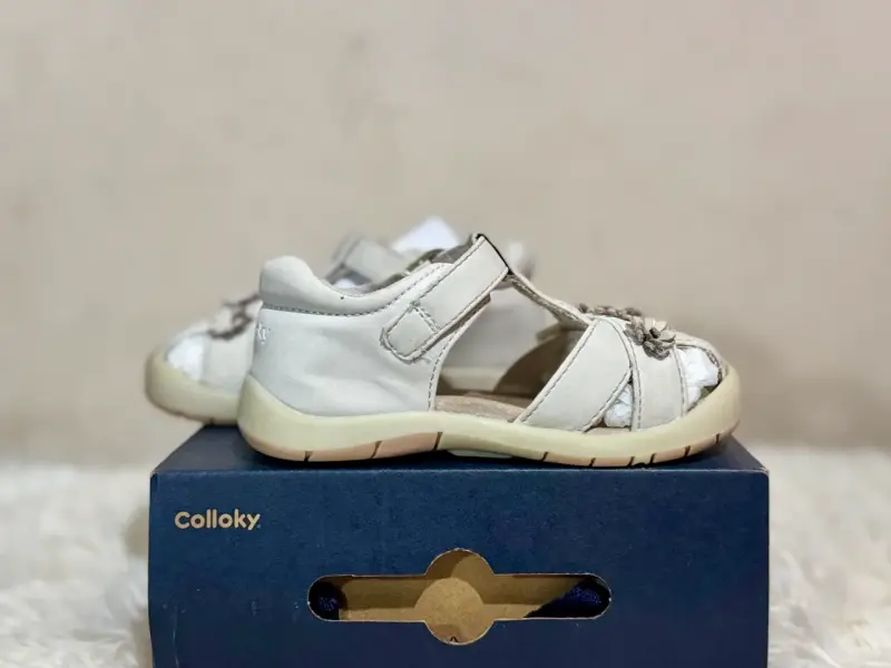 Sandalias blancas para niñas - 2