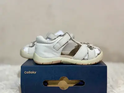 Sandalias blancas para niñas - miniatura 2