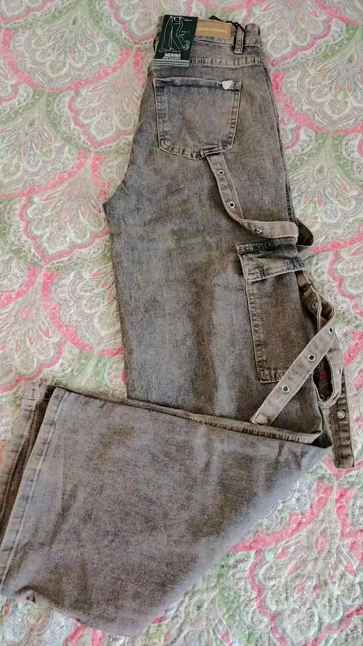 Pantalón cargo gris con rayas - 3