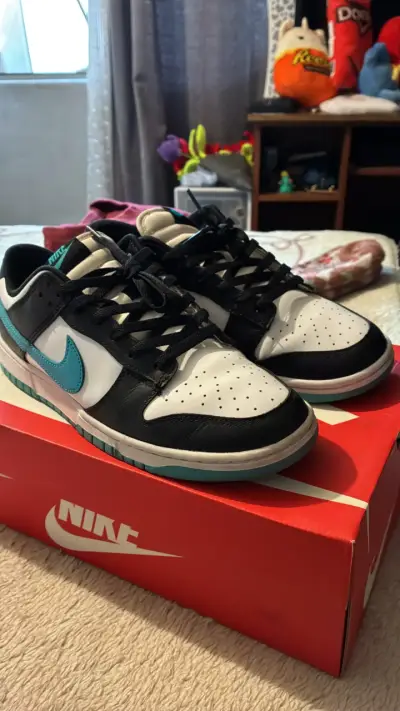 Zapatillas Nike negras y turquesas - miniatura 1