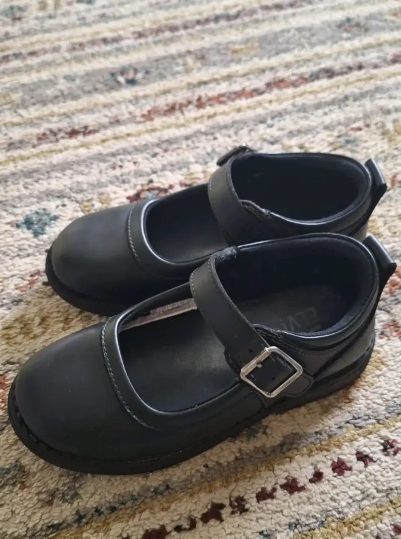 Zapatos escolares negros con hebilla n°32 - 2