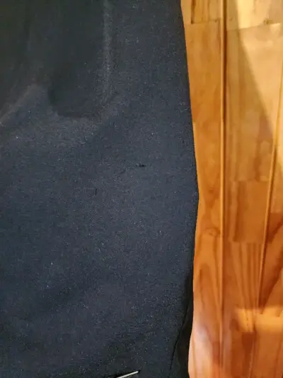 Blusa negra con detalle plisado - miniatura 5