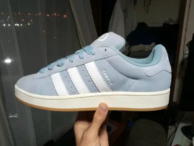 Zapatillas celestes de gamuza - miniatura 2