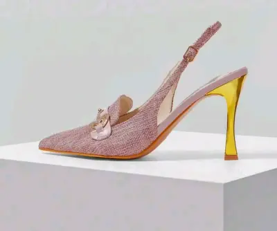 Zapatos de taco rosados brillantes - miniatura 2