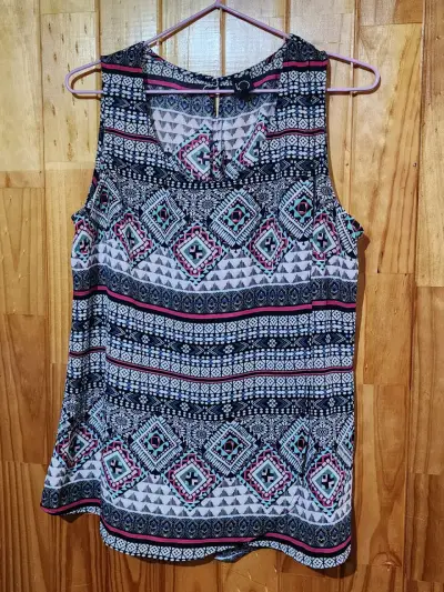 Blusa sin mangas con estampado tribal - miniatura 1